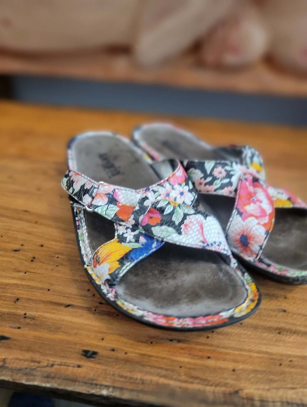 Alegria Criss-Cross Slide Sandal w/Floral Design Ergonomic Footbed 1.5" Platform